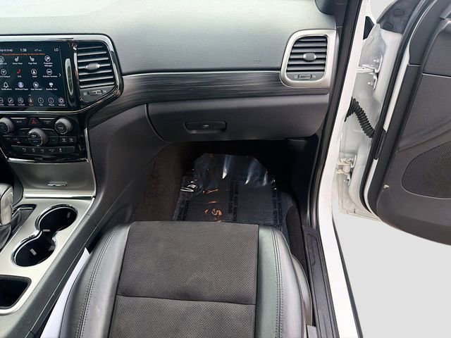 Used 2022 Jeep Grand Cherokee Laredo X AWD/4WD image 18