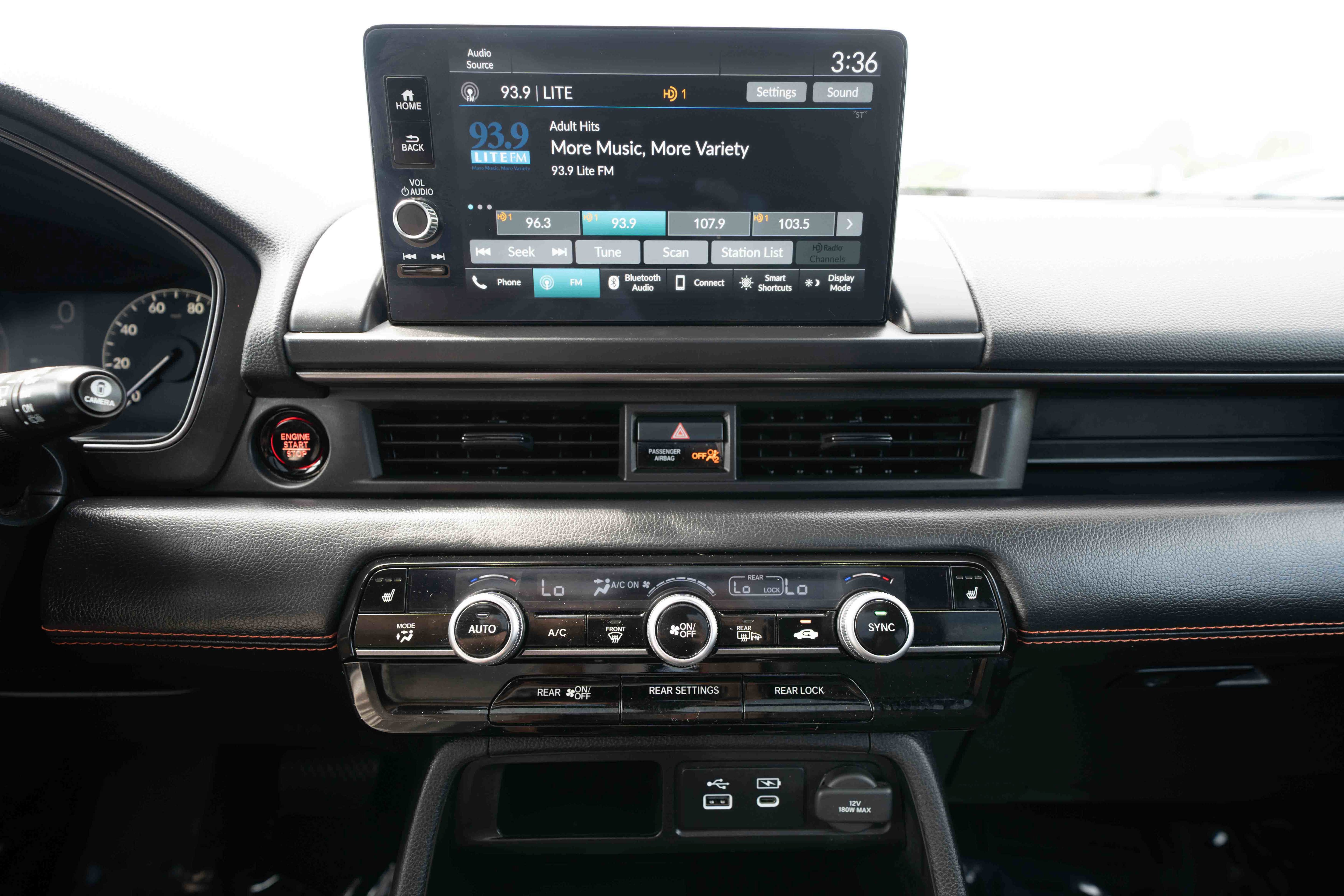 Used 2024 Honda Pilot TrailSport image 17