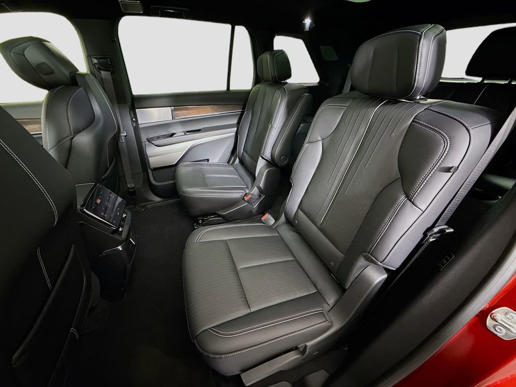 New 2026 Cadillac Vistiq Sport image 26