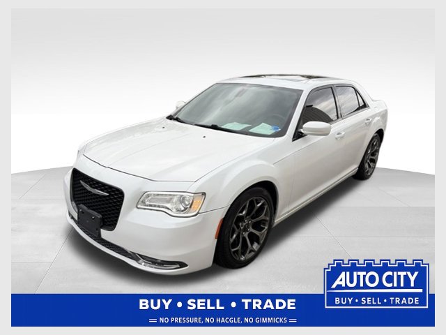 Used 2015 Chrysler 300 S RWD image 1