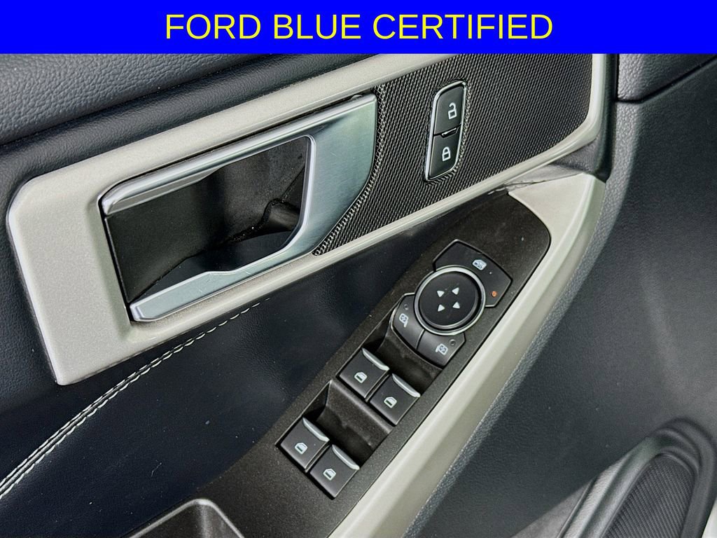 Used 2022 Ford Explorer XLT image 17