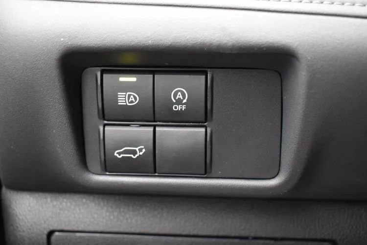 Used 2025 Toyota Highlander LE FWD image 22