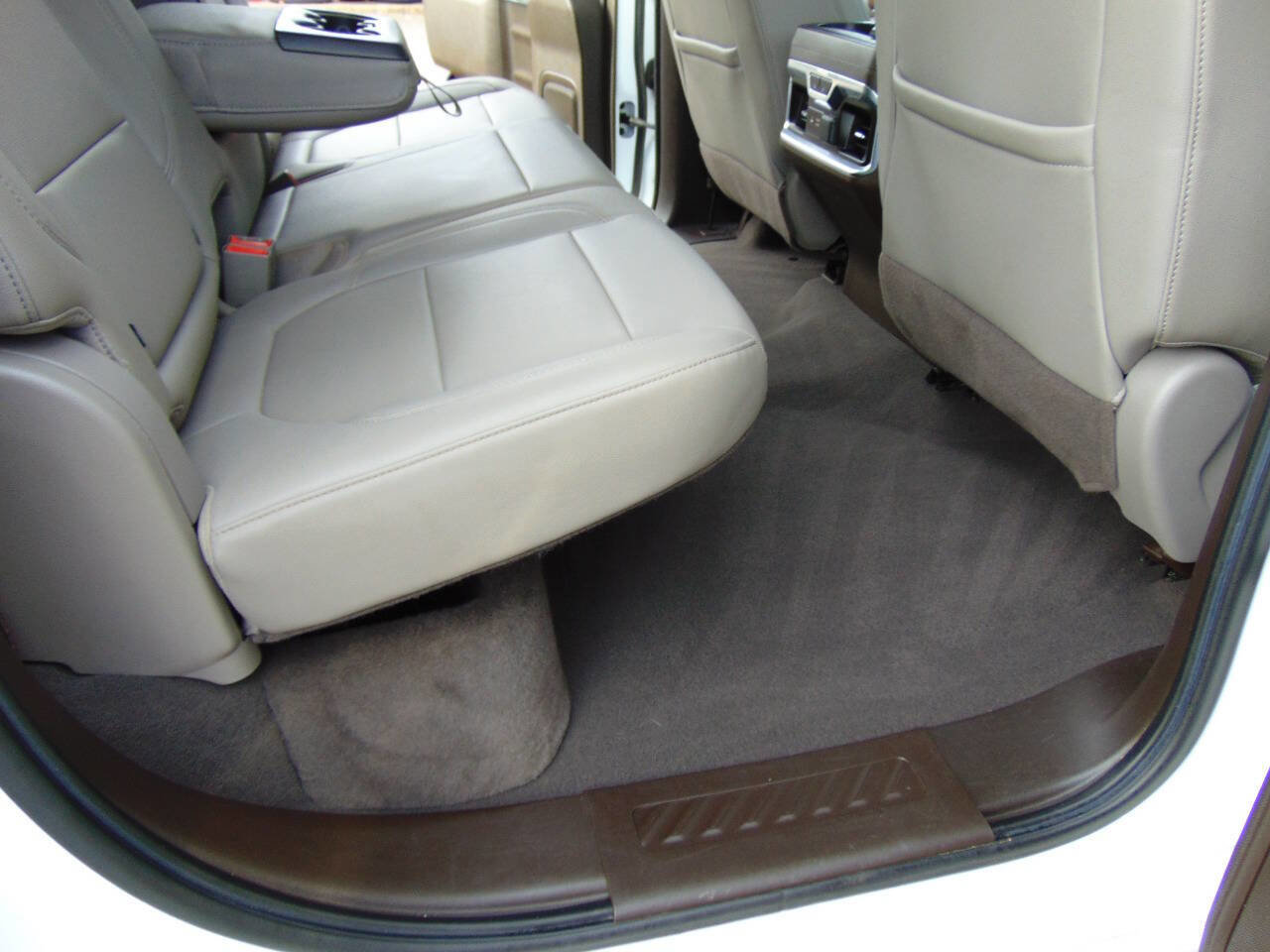 Used 2021 GMC Sierra 3500 SLT w/ SLT Convenience Package image 15