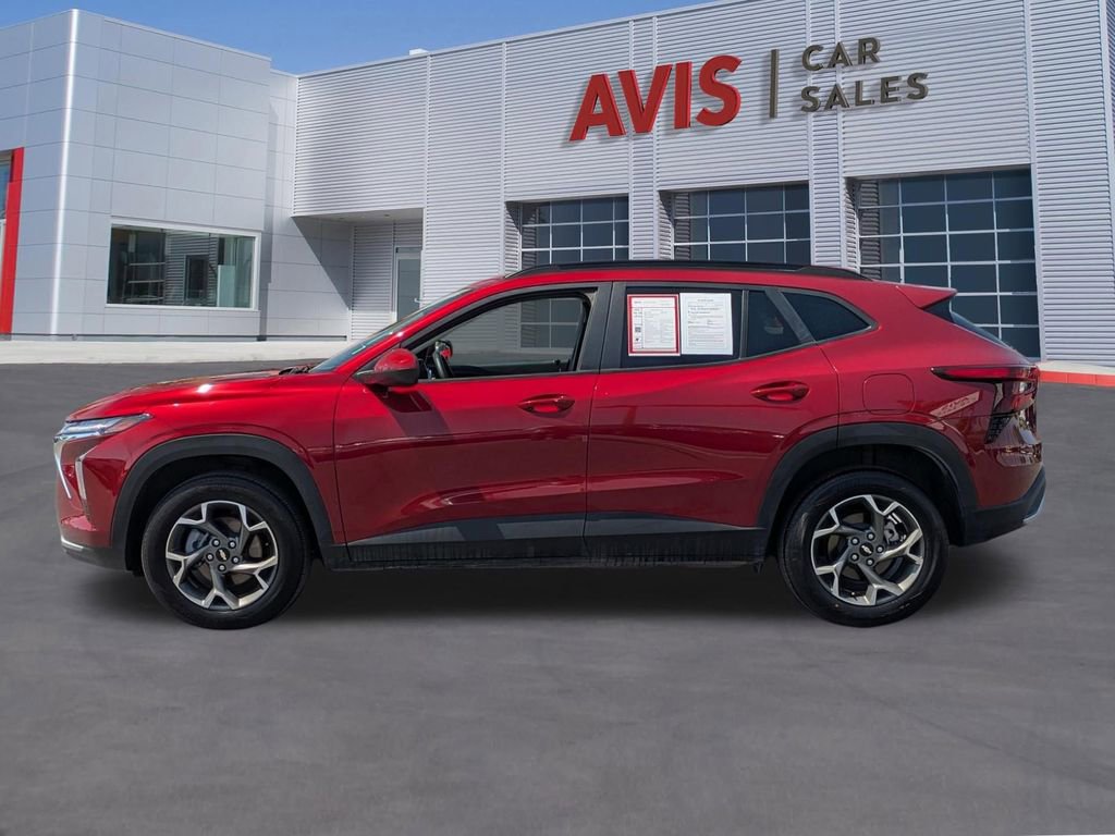 Used 2025 Chevrolet Trax LT w/ LT Convenience Package FWD image 10