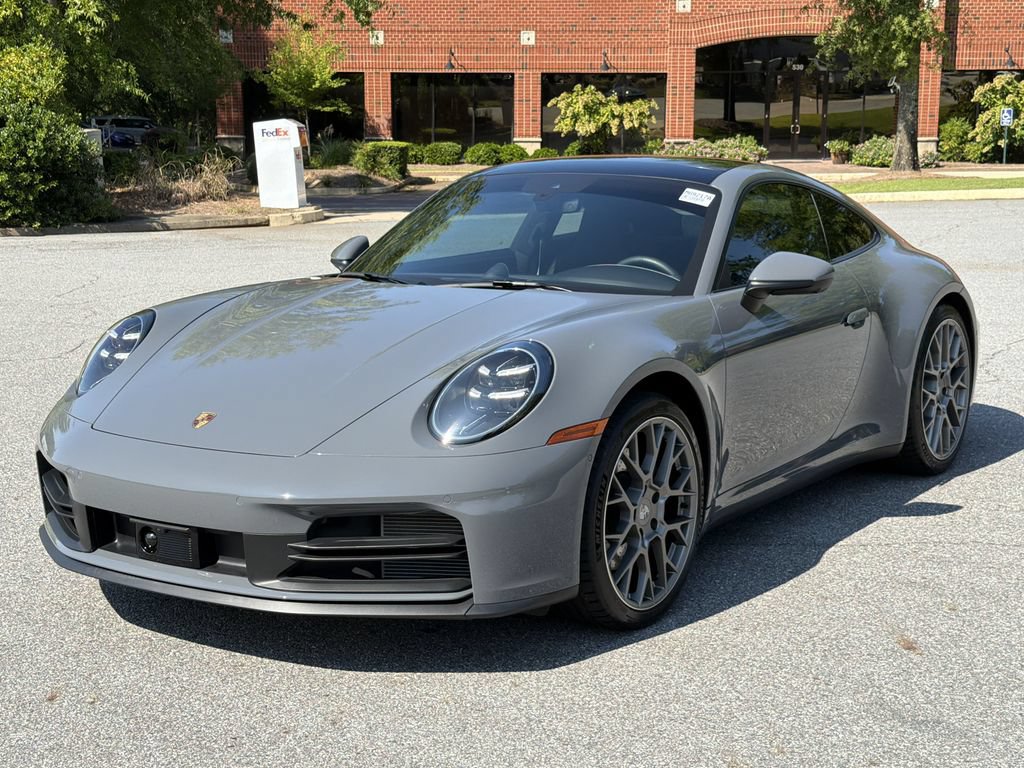 Used 2025 Porsche 911 Carrera RWD image 4