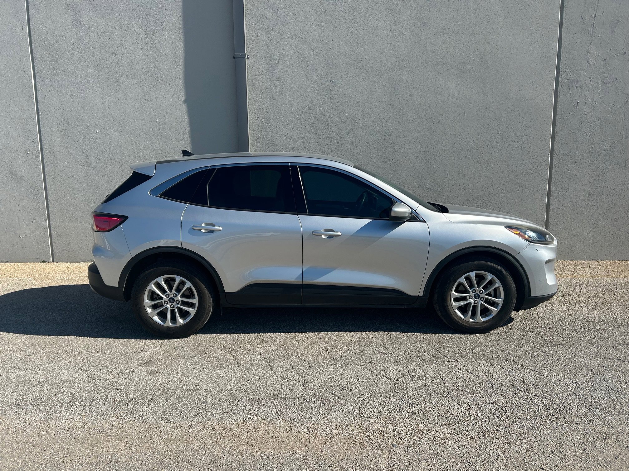 Used 2020 Ford Escape SE FWD image 9