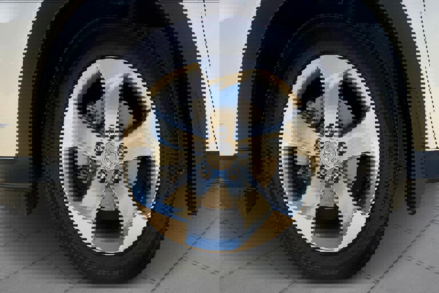 Used 2017 Honda HR-V EX image 11