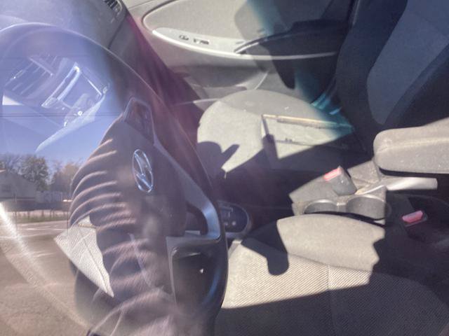 Used 2012 Hyundai Accent GS FWD image 7