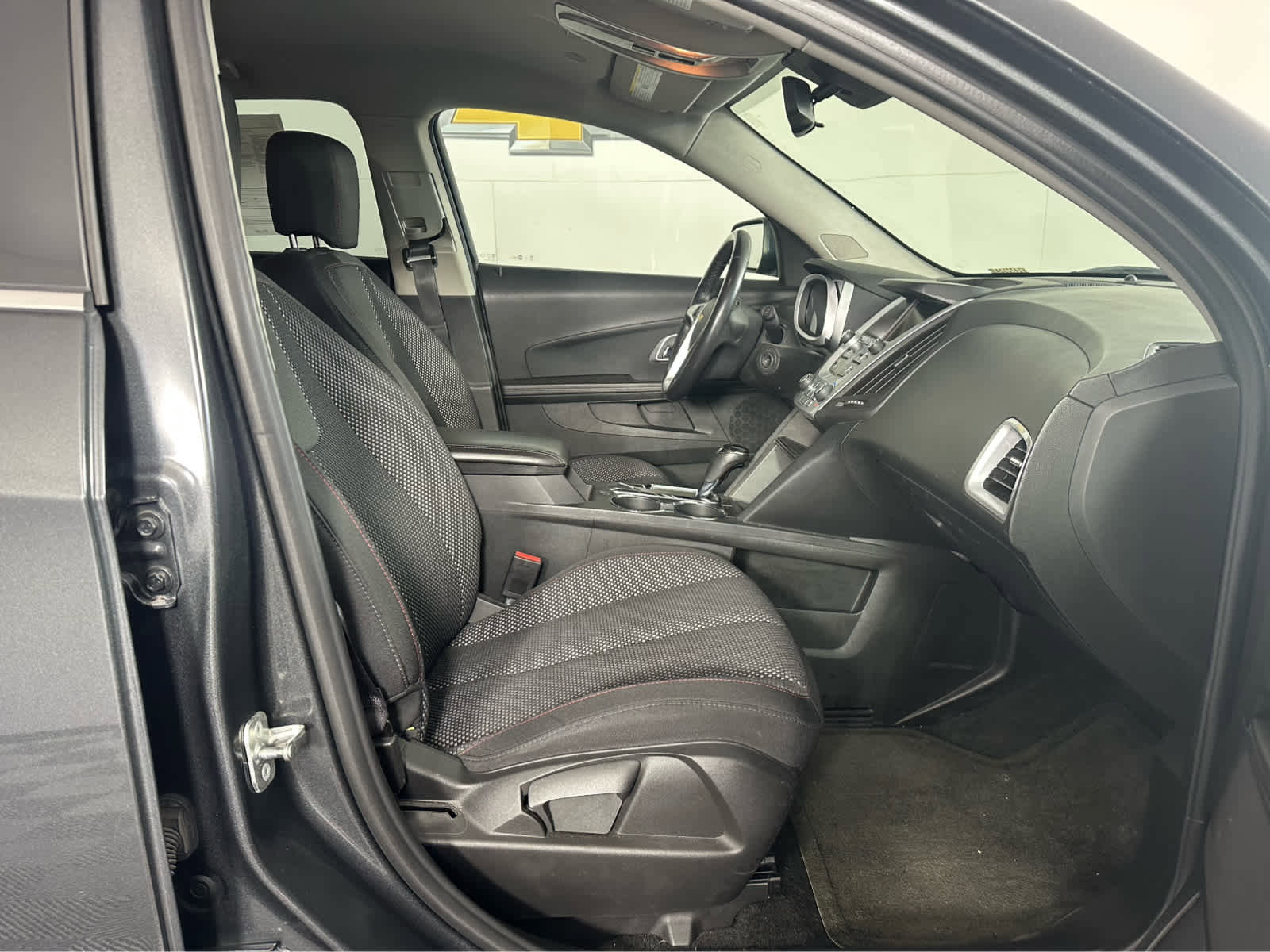 Used 2017 Chevrolet Equinox LT w/ Driver Confidence Package II image 18