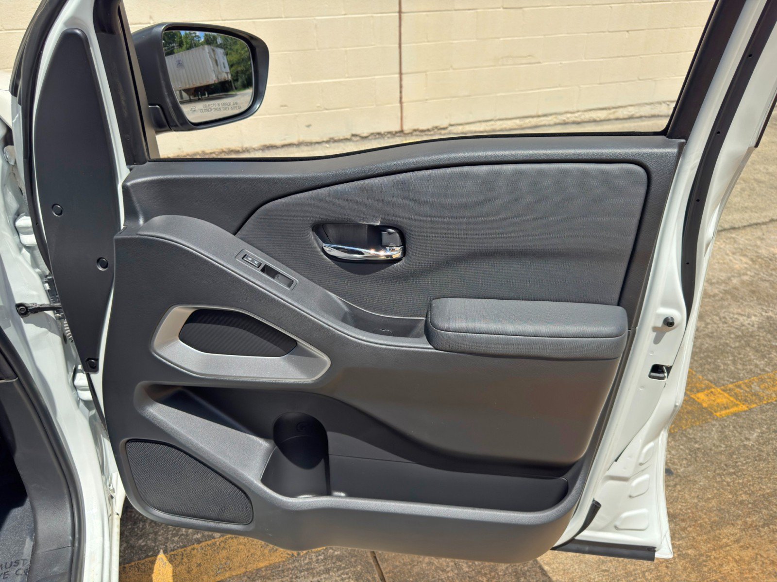 Used 2024 Nissan Frontier SV w/ Technology Package RWD image 37
