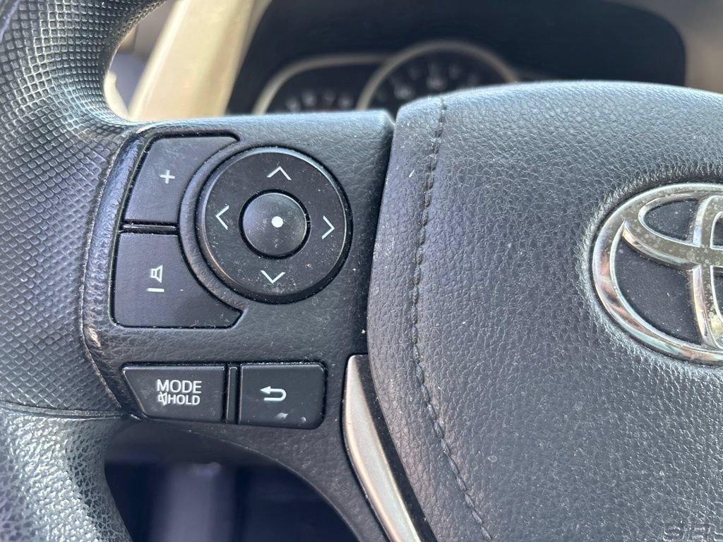Used 2013 Toyota RAV4 LE AWD/4WD image 17