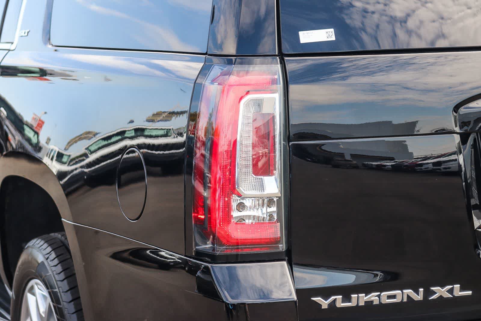 Used 2018 GMC Yukon XL SLT w/ Open Road Package AWD/4WD image 7