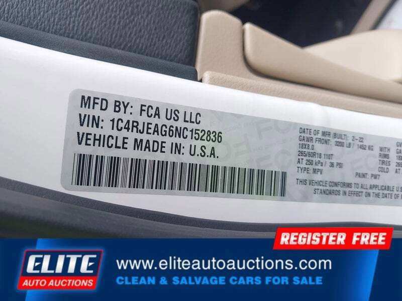 Used 2022 Jeep Grand Cherokee Laredo E image 18