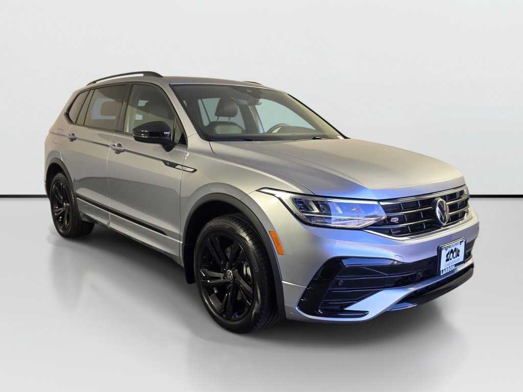 Used 2024 Volkswagen Tiguan SE R-Line AWD/4WD image 7