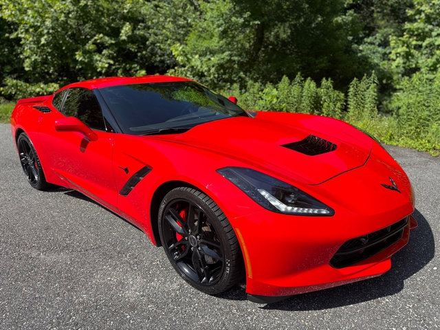 Used 2016 Chevrolet Corvette Stingray Coupe w/ 3LT Preferred Equipment Group RWD image 4