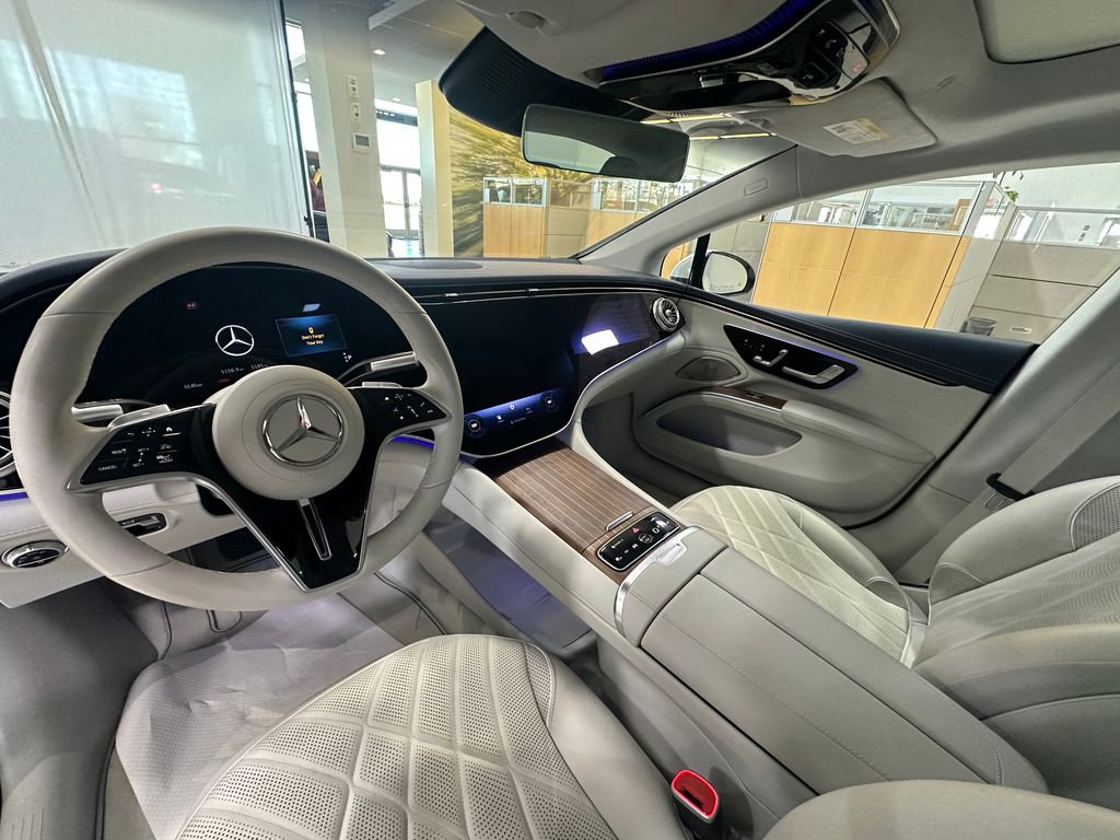 Certified 2022 Mercedes-Benz EQS 580 4MATIC Sedan image 12