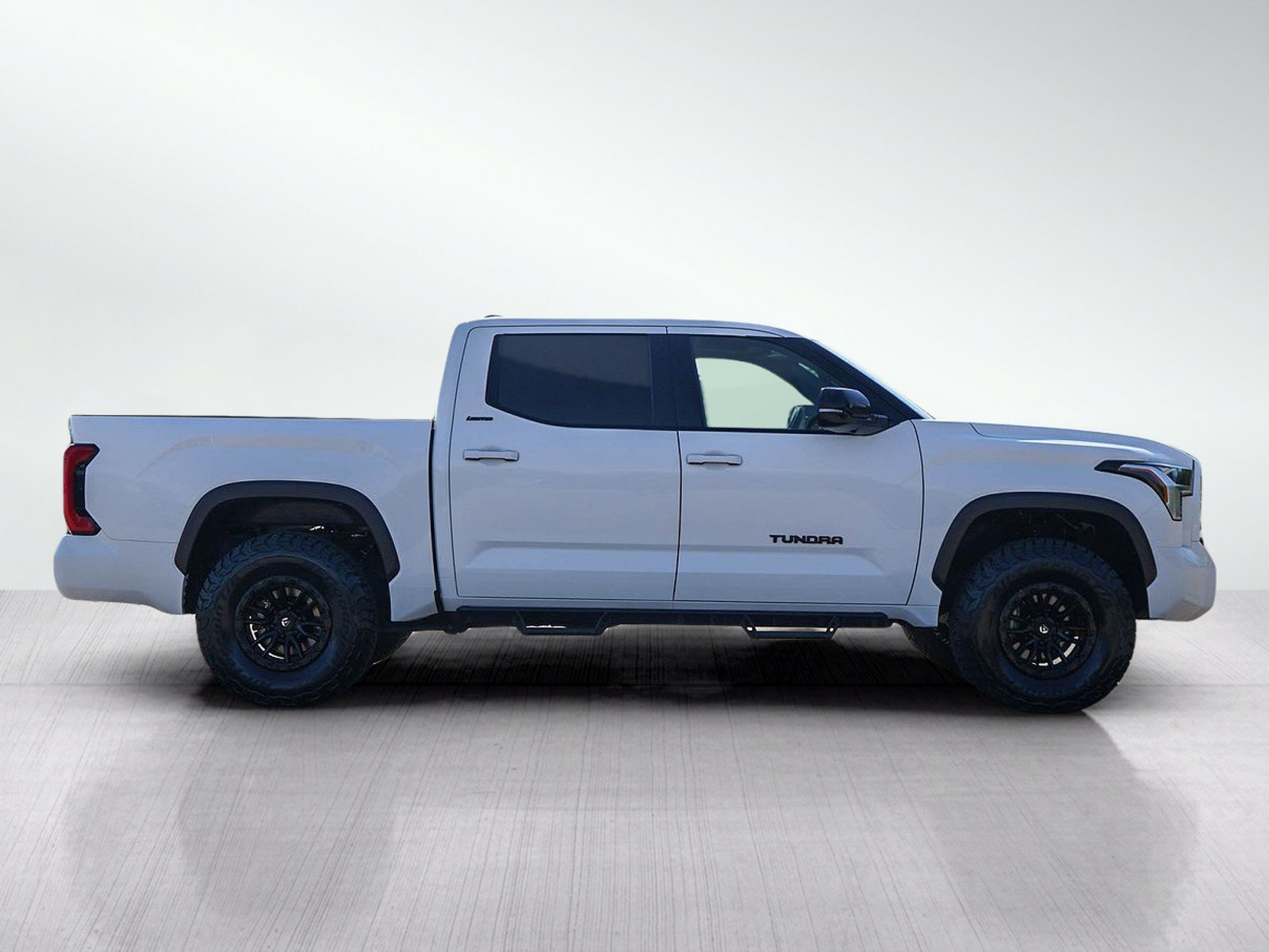 Used 2025 Toyota Tundra Limited AWD/4WD image 6