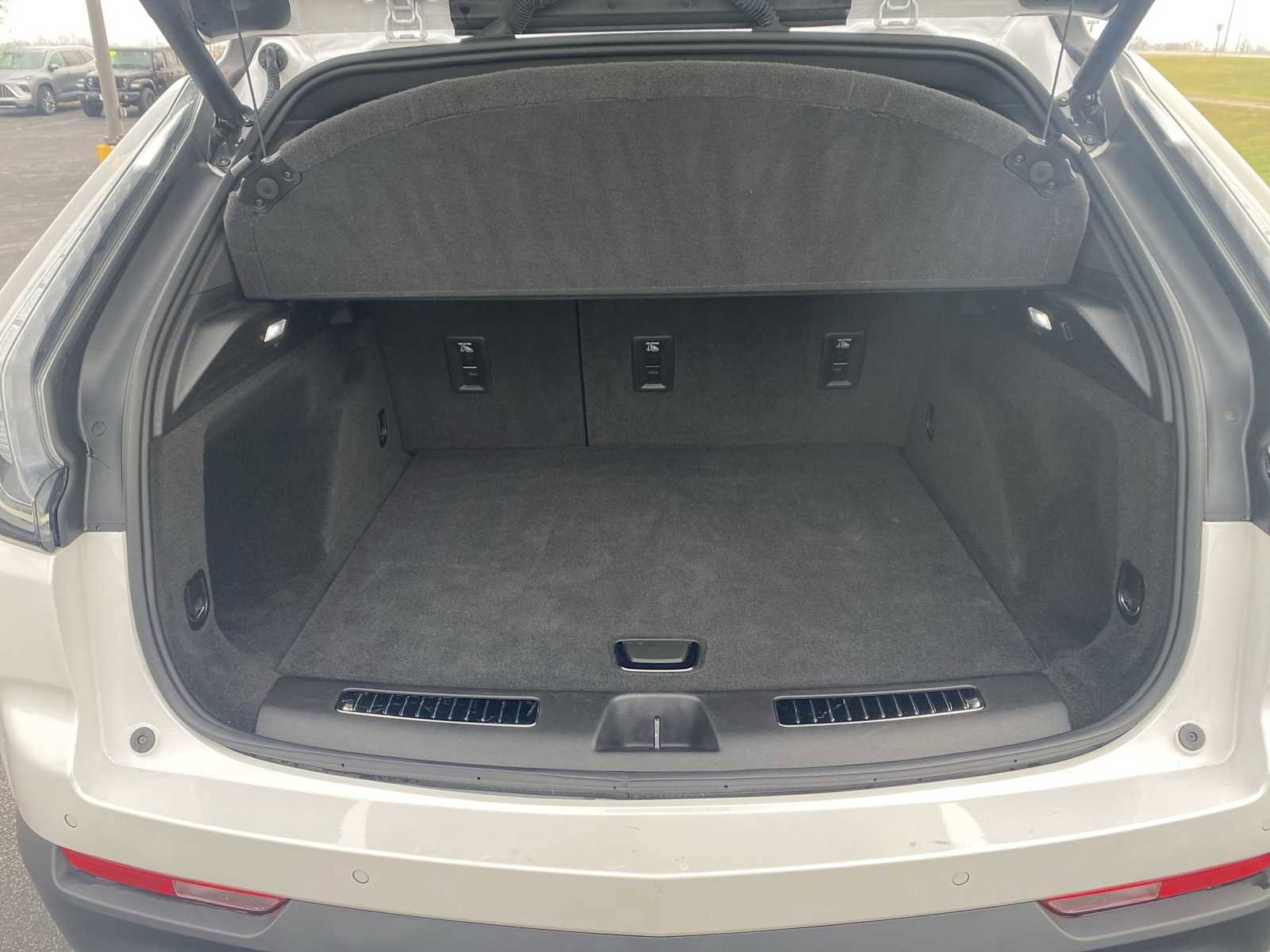 Used 2023 Cadillac XT4 Sport w/ Cold Weather Package image 32