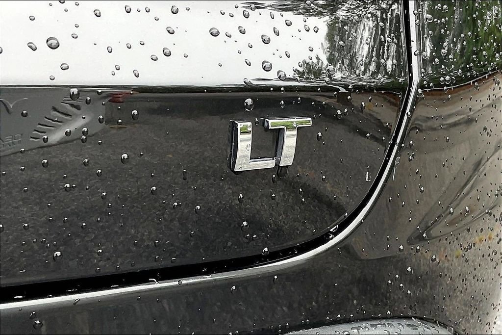 Used 2025 Chevrolet Trax LT FWD image 27