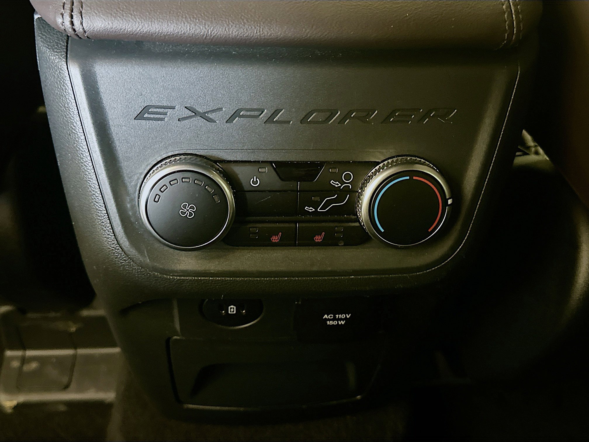 Used 2025 Ford Explorer Platinum w/ LUX Leather Package image 27