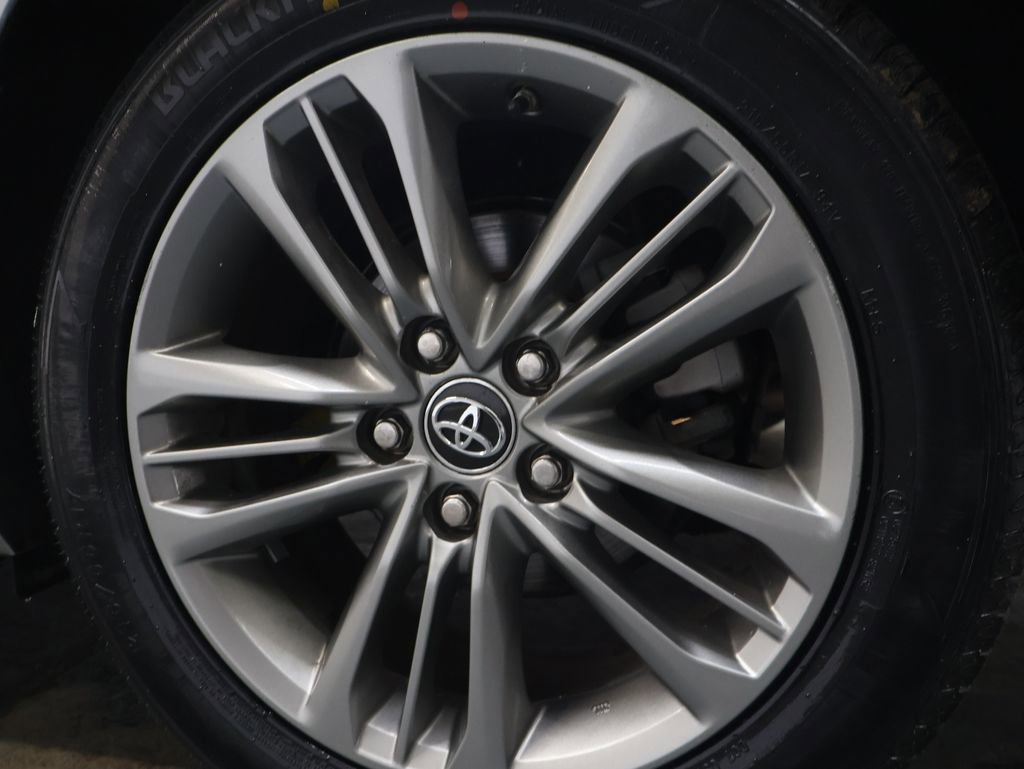 Used 2016 Toyota Camry SE FWD image 28