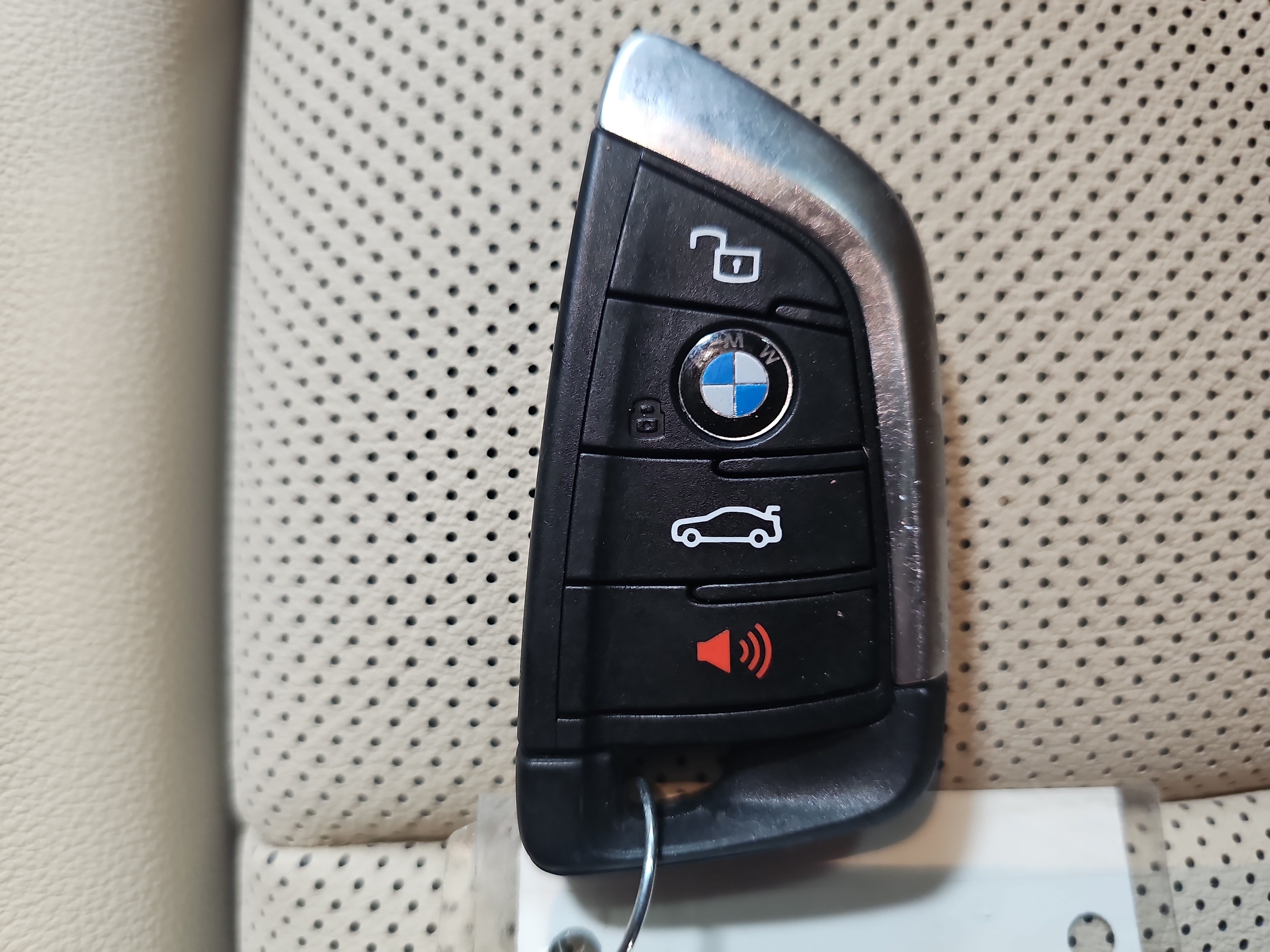 Used 2023 BMW i4 eDrive40 w/ M Sport Package RWD image 37