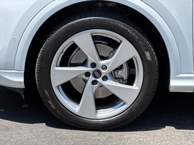 Certified 2025 Audi Q5 Prestige AWD/4WD image 38