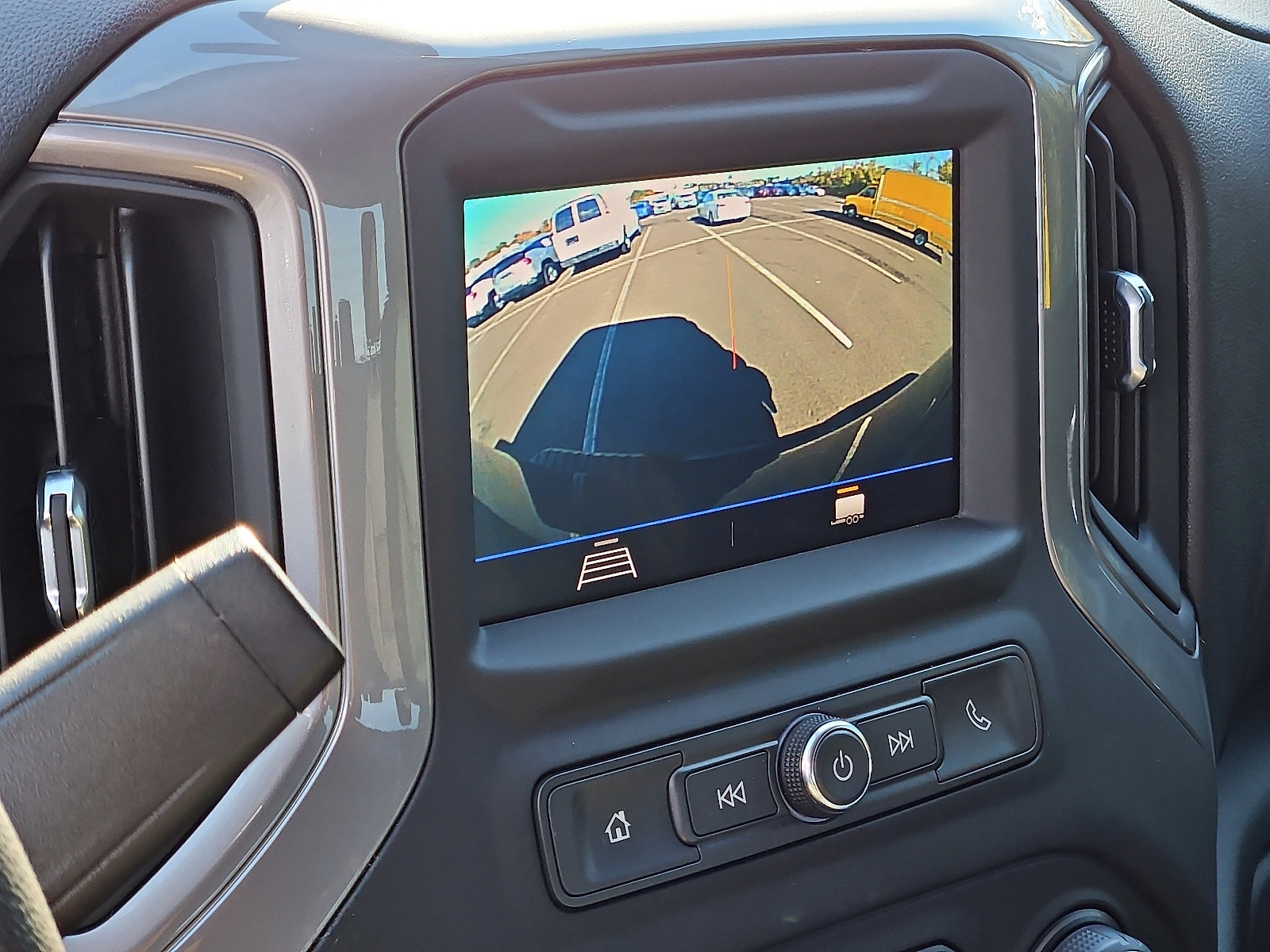 Certified 2022 Chevrolet Silverado 2500 Custom w/ Custom Value Package image 16