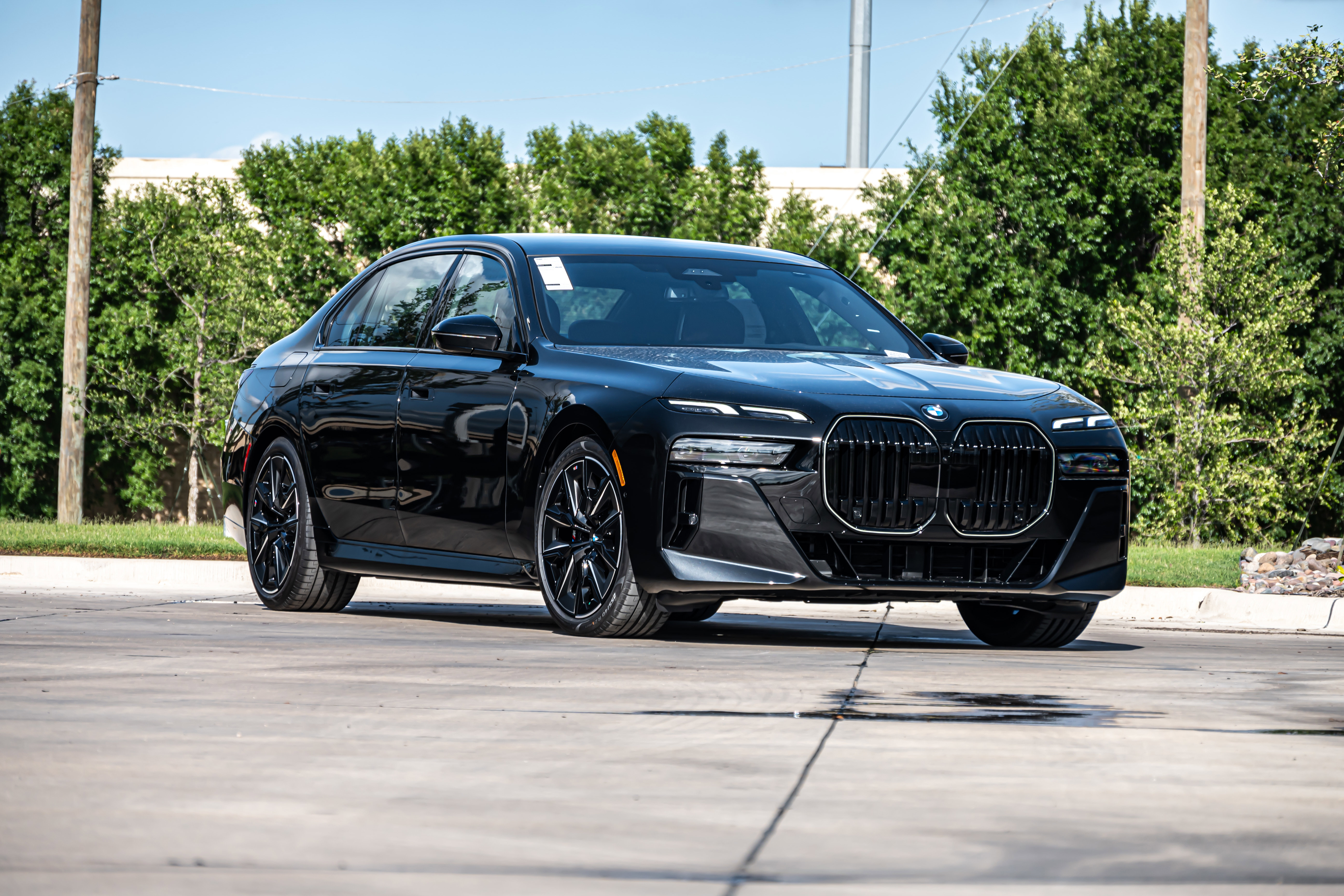 New 2025 BMW 740i w/ Premium Package image 2