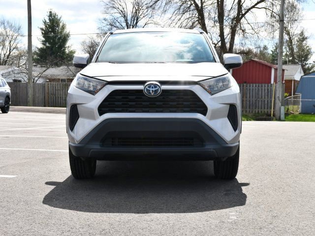 Used 2019 Toyota RAV4 LE w/ Carpet Mat Package image 2