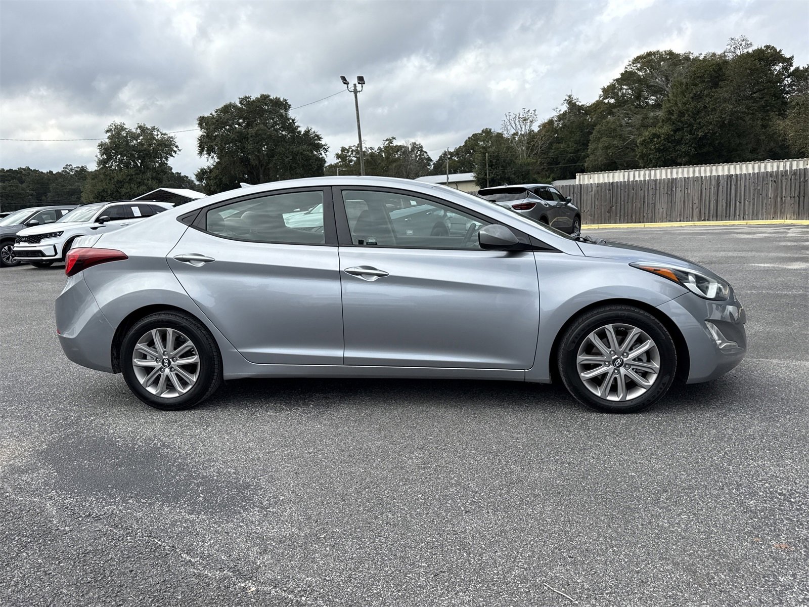 Used 2016 Hyundai Elantra SE w/ Option Group 02 image 6