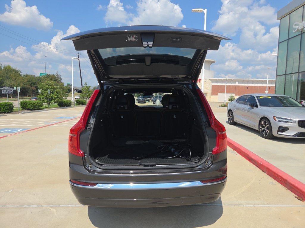 Used 2025 Volvo XC90 T8 Plus AWD/4WD image 8
