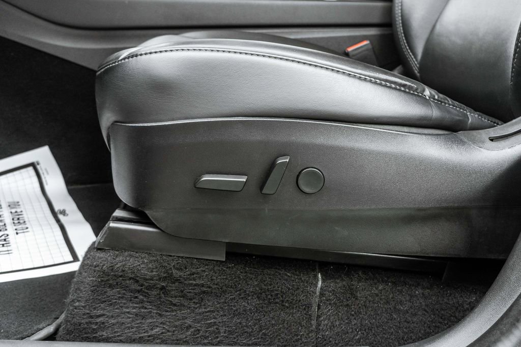 Used 2020 Tesla Model Y Long Range image 26