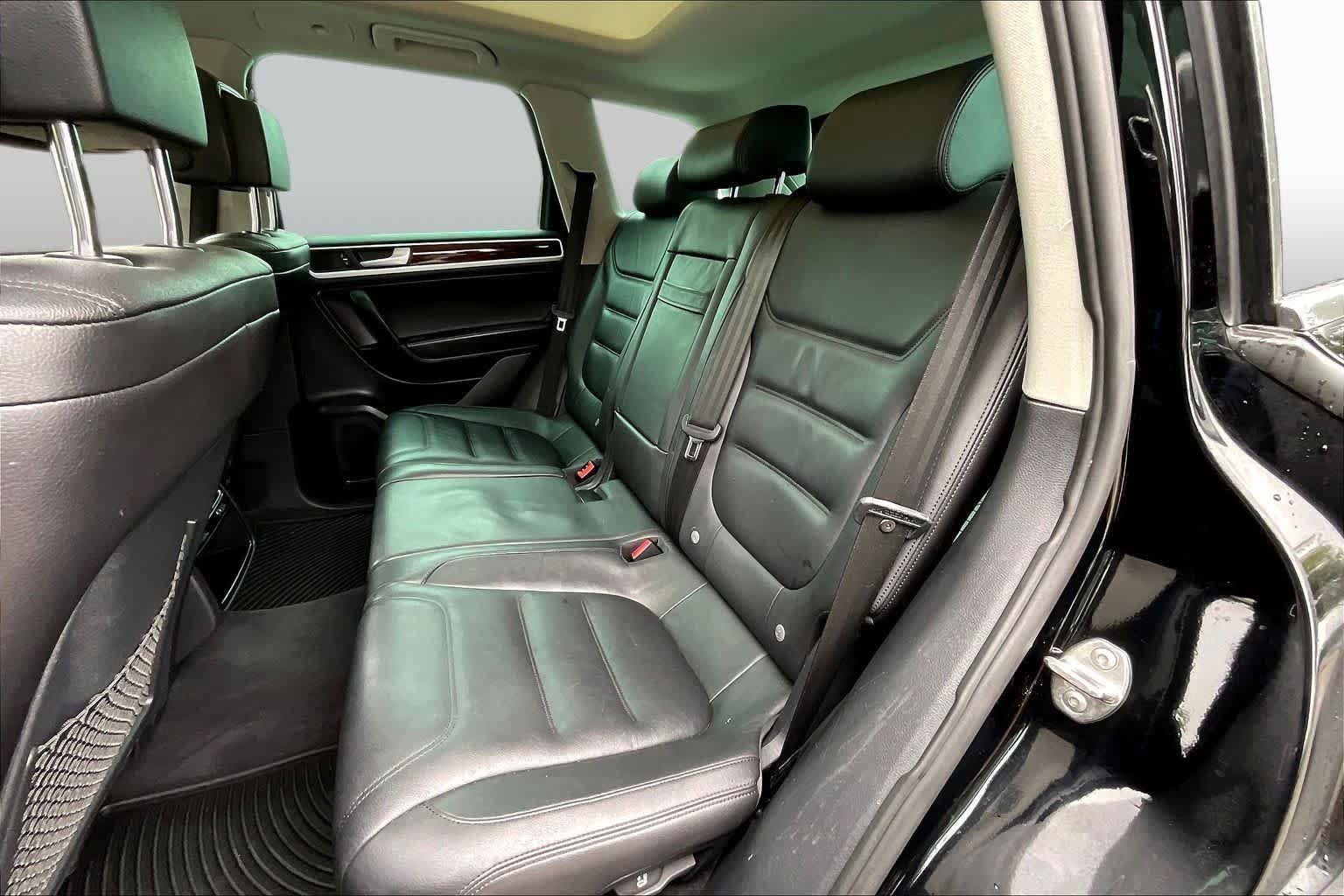Used 2013 Volkswagen Touareg VR6 AWD/4WD image 19