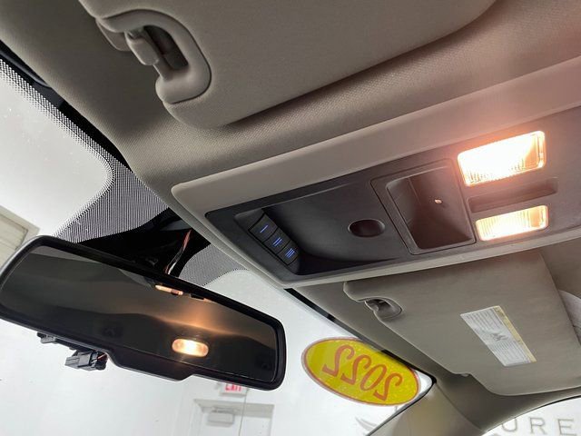 Used 2022 RAM 1500 Classic SLT image 18