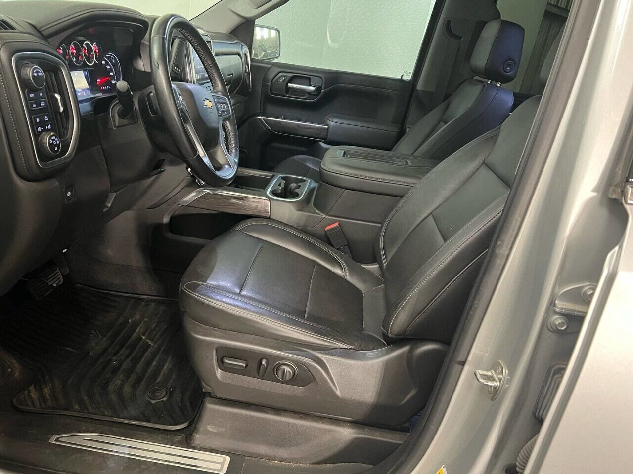 Used 2020 Chevrolet Silverado 1500 LTZ w/ LTZ Plus Package image 9