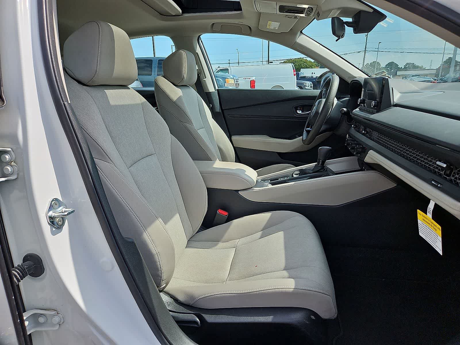 Used 2023 Honda Accord EX image 32