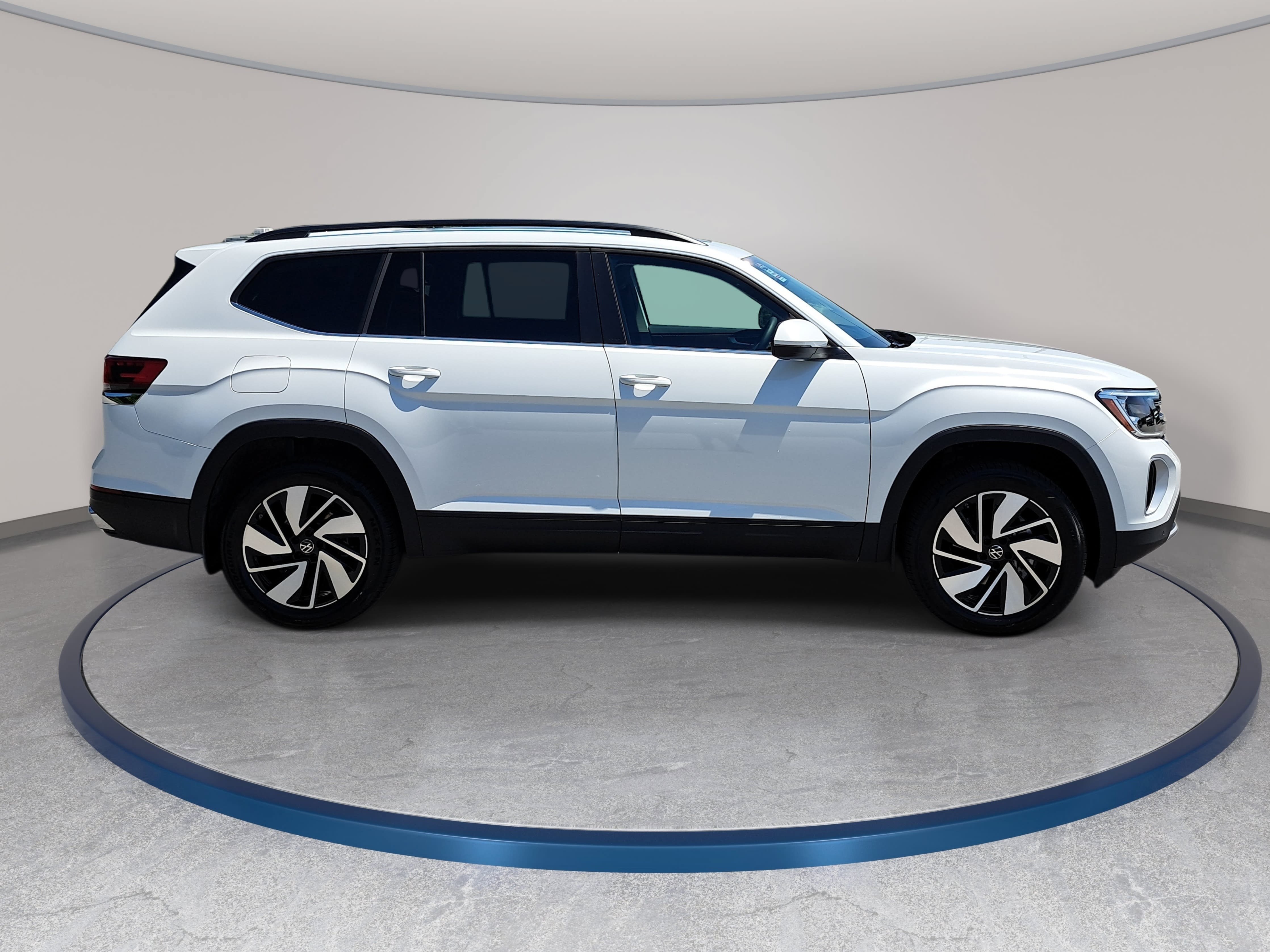 New 2026 Volkswagen Atlas SE FWD image 4