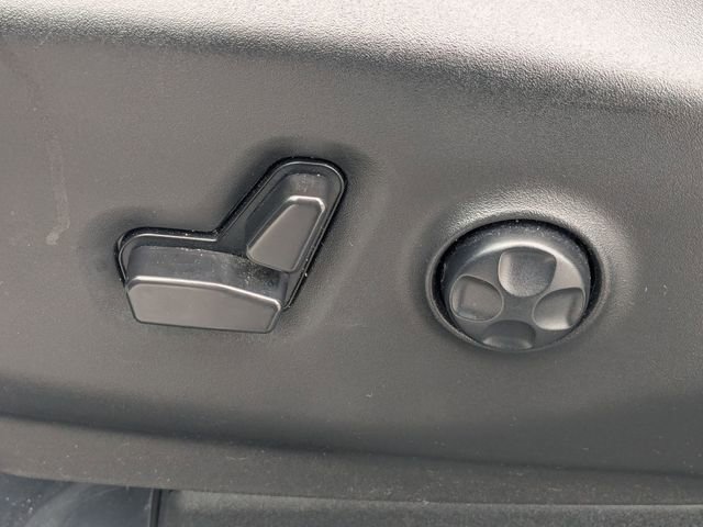 Used 2025 Chrysler Pacifica Select FWD image 15