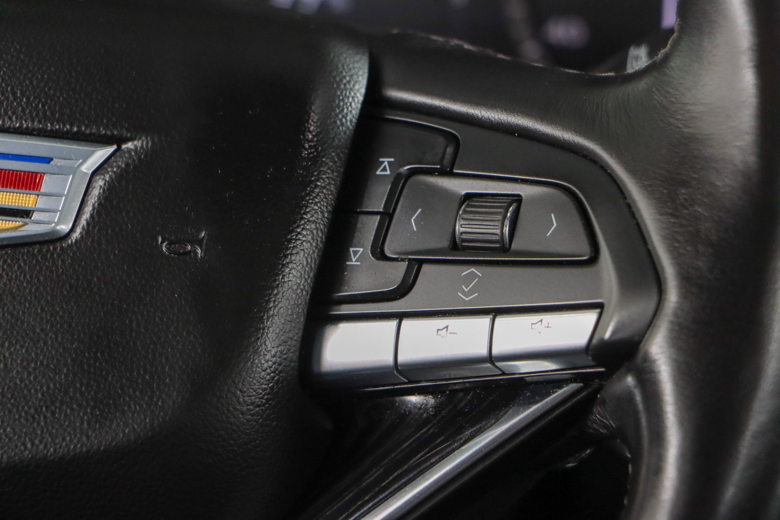 Used 2023 Cadillac XT6 Premium Luxury AWD/4WD image 14