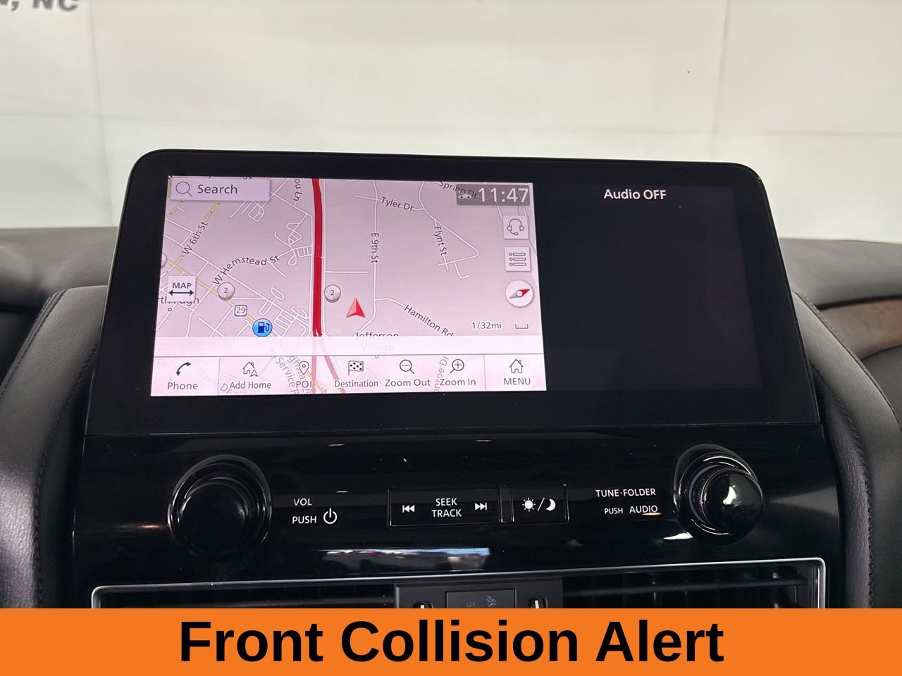 Used 2024 Nissan Armada SL w/ Captain's Chairs Package image 19