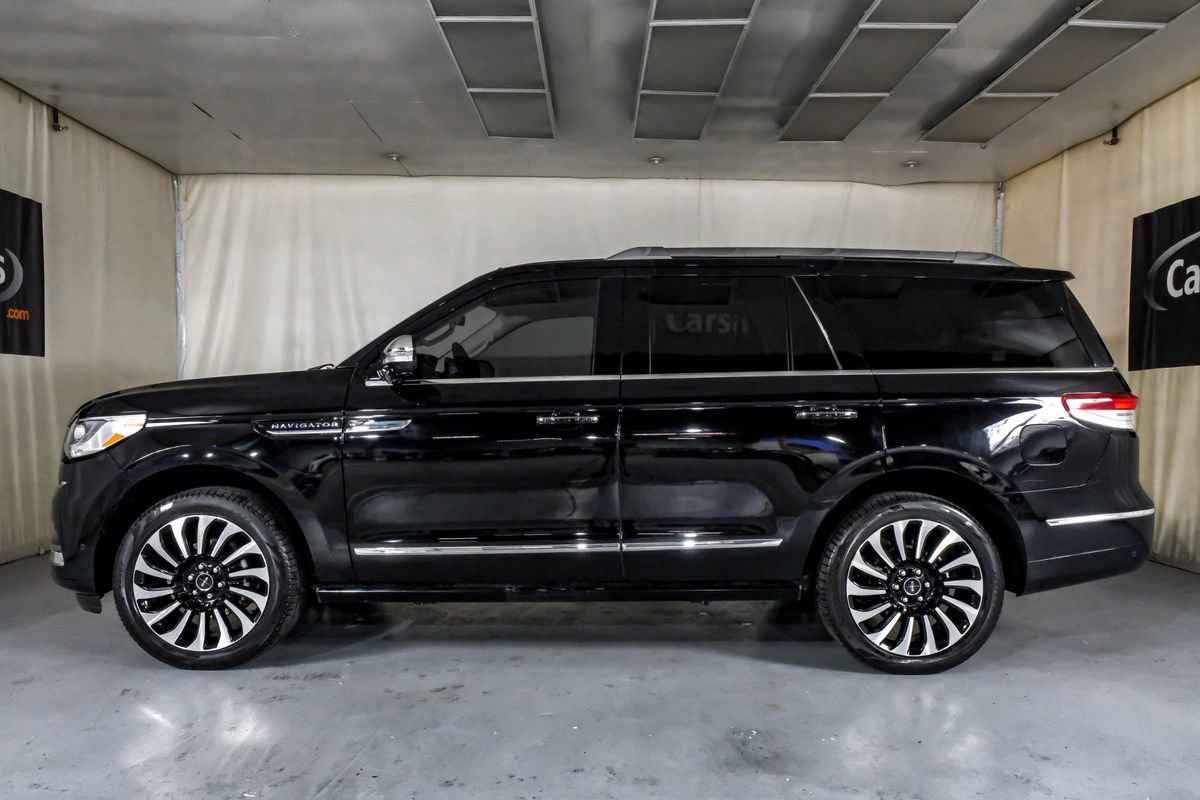 Used 2022 Lincoln Navigator Black Label image 11