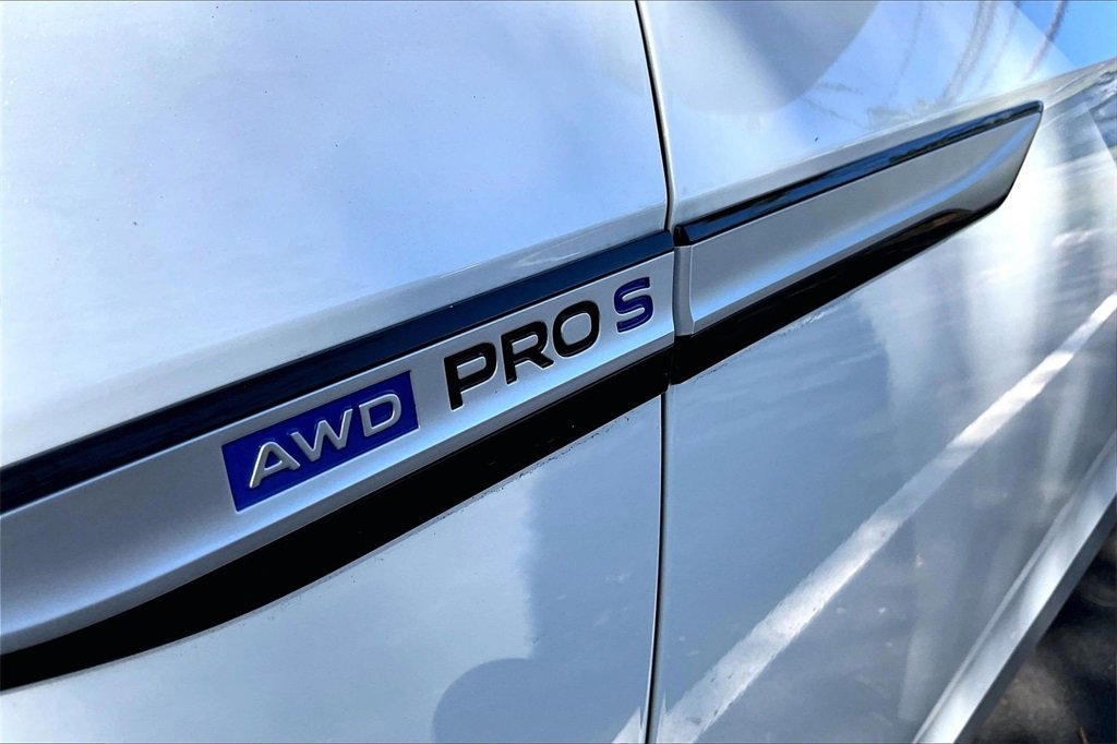 Used 2023 Volkswagen ID.4 Pro S image 34