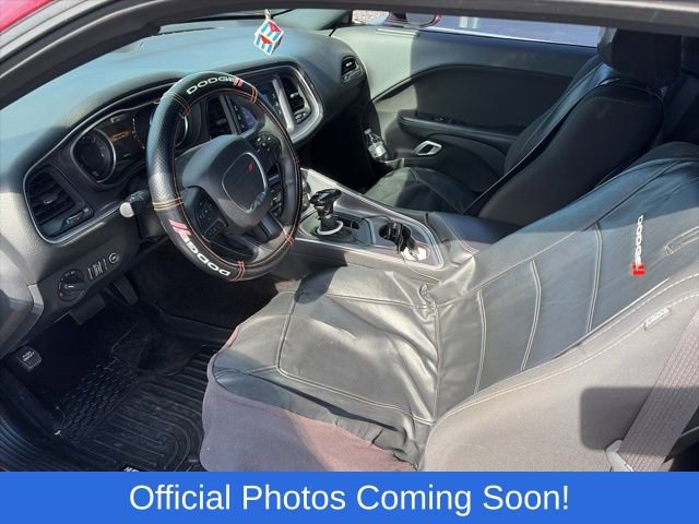 Used 2017 Dodge Challenger SXT RWD image 3
