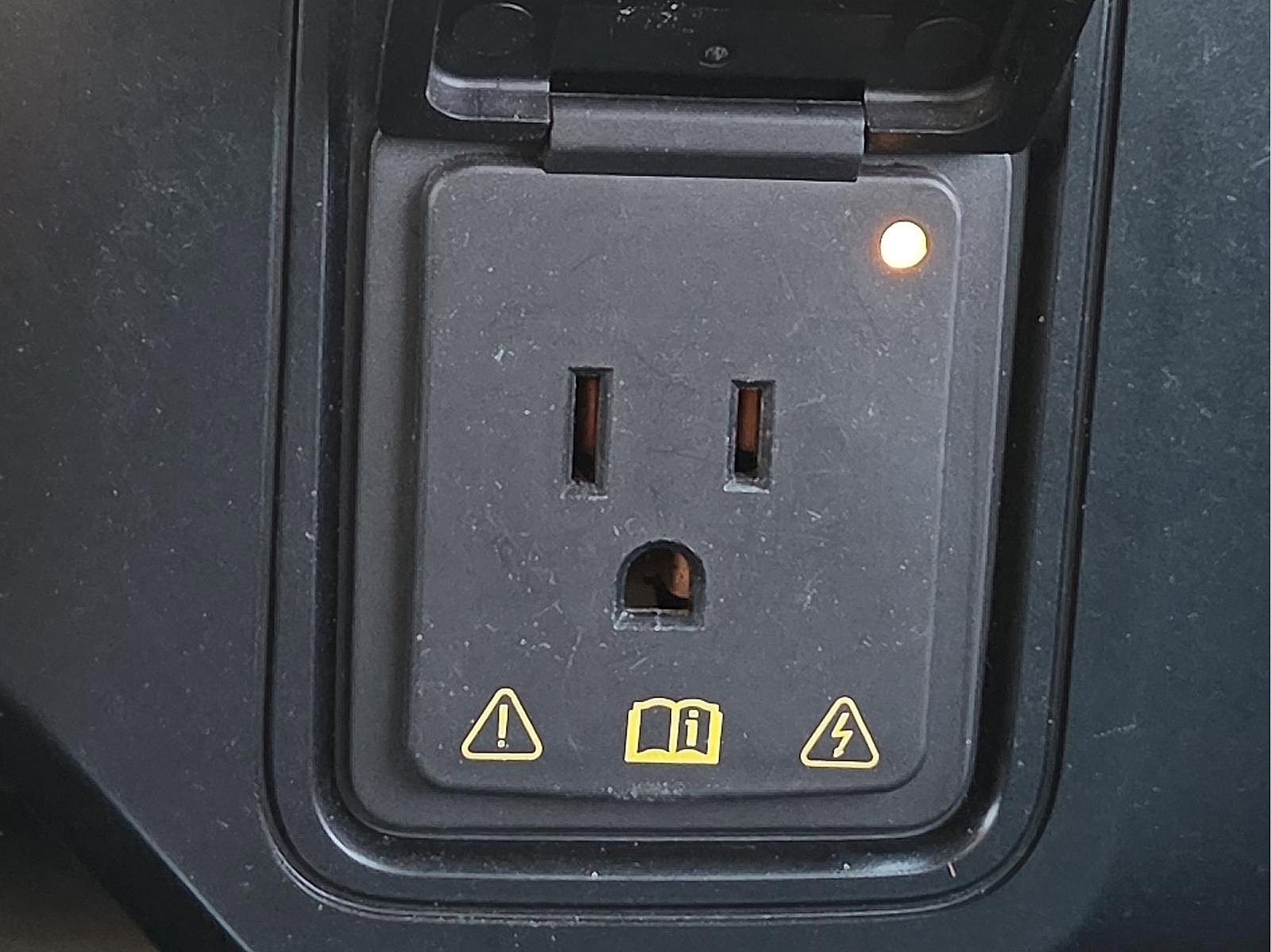 Used 2023 Ford F250 XLT w/ Black Appearance Package image 21