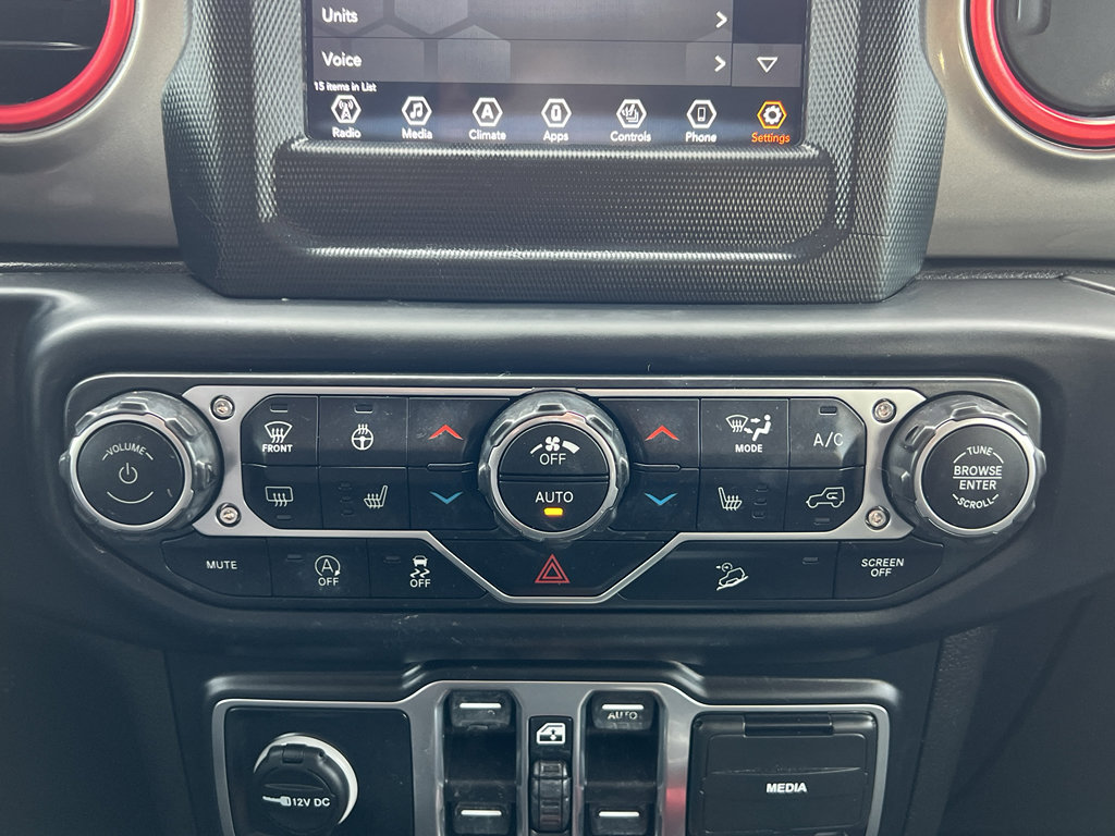 Used 2018 Jeep Wrangler Unlimited Sahara w/ Cold Weather Group image 26