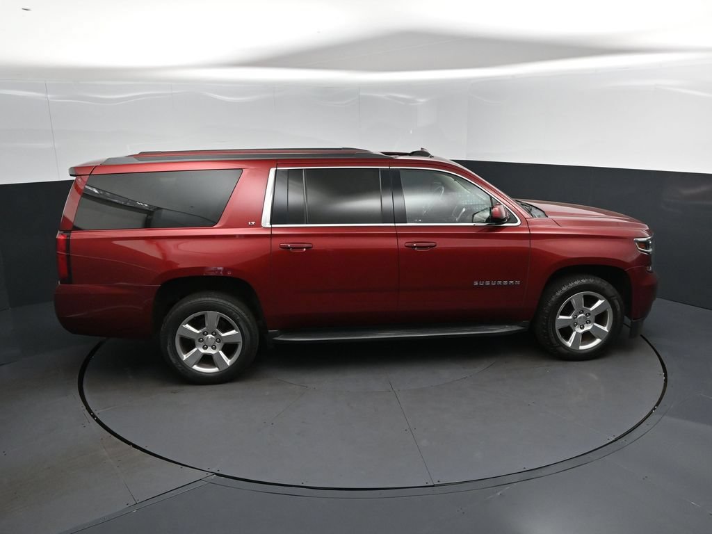 Used 2020 Chevrolet Suburban LT w/ Luxury Package RWD image 35