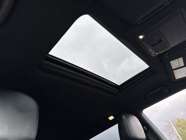 Used 2022 Nissan Armada SL w/ Midnight Edition Package image 31