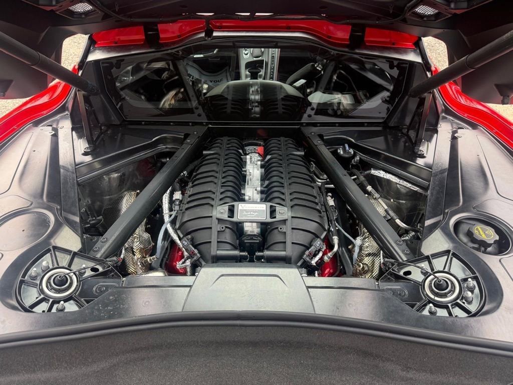 Used 2025 Chevrolet Corvette Z06 RWD image 7