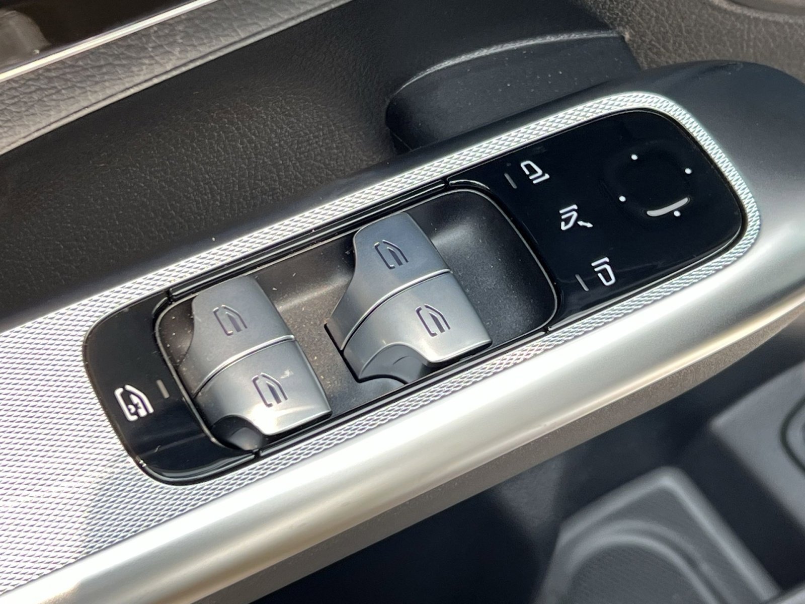 Certified 2025 Mercedes-Benz GLC 300 4MATIC image 13